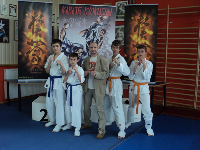 Kolejne medale ząbkowickich karateków