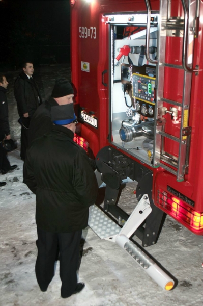 Przekazanie nowego samochodu strażackiego dla OSP Stolec