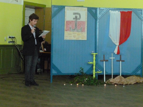 Uczniowie pamiętają o 75. rocznicy powstania Polskiego Państwa Podziemnego