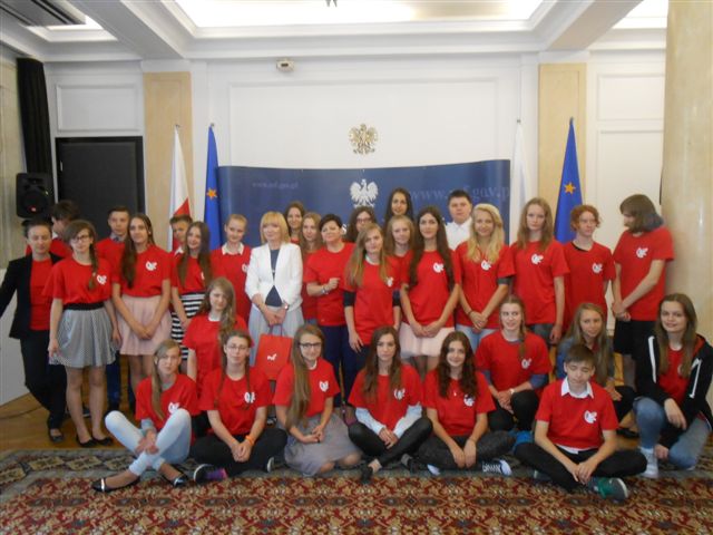 Uczennice z opiekunkami podczas dwudniowej wizyty w Warszawie