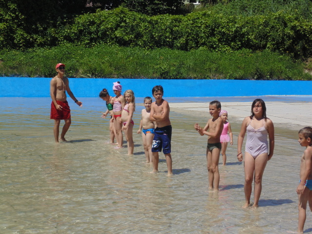 Piknik na ząbkowickim basenie zainaugurował oficjalnie tegoroczny sezon kąpielowy