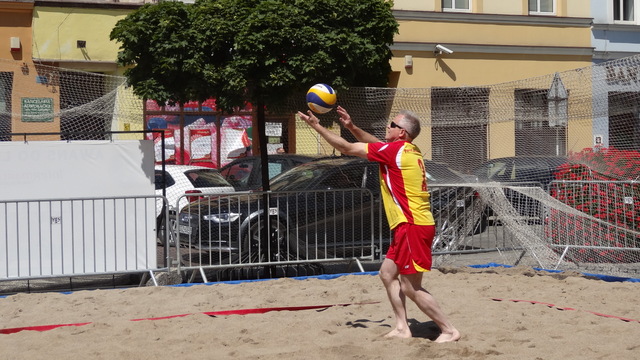 Starostwo Powiatowe w Ząbkowicach Śląskich okazało się najlepsze w turnieju siatkówki plażowej