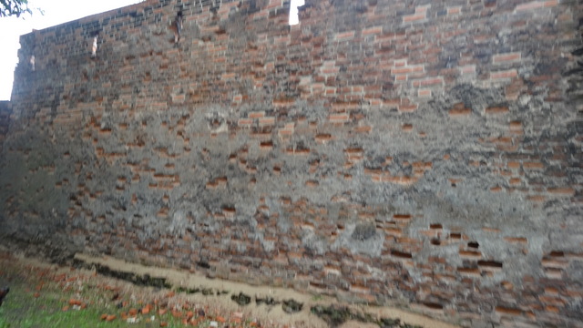 Remont murów miejskich w parku im. Sybiraków w Ząbkowicach Śląskich