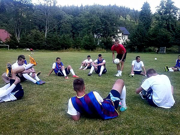 Piłkarze Orła na obozie rozegrają towarzyskie spotkanie z rówieśnikami z wrocławskiego Śląska
