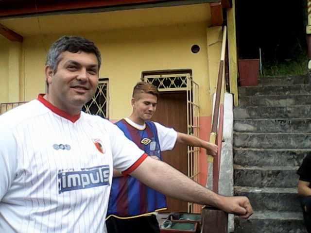 Burmistrz Marcin Orzeszek odwiedził młodych piłkarzy Orła, którzy przebywają na obozie w Dusznikach-Zdrój