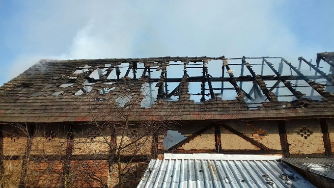 Pożar budynku gospodarczego w Topoli
