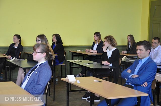 Uczniowie rozpoczęli testy gimnazjalne - gimnazjum nr 2 w Ząbkowicach Śląskich