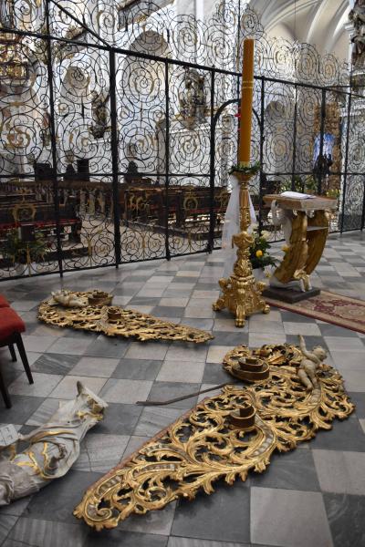 Trwa renowacja ołtarza w bardzkiej bazylice