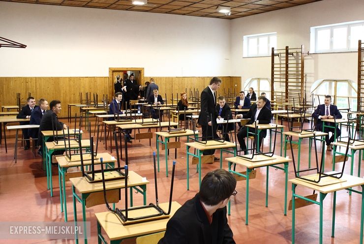 Matura 2017. Abiturienci z Zespołu Szkół Zawodowych rozpoczęli egzamin dojrzałości