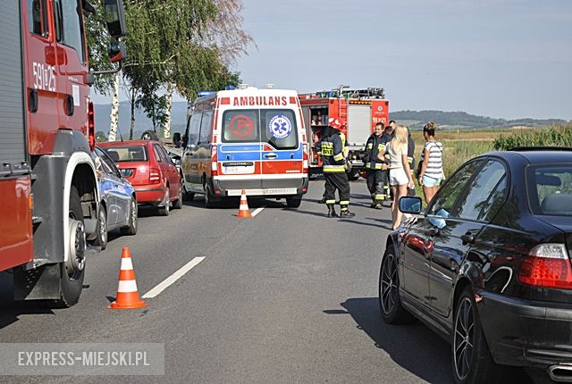Dachowanie auta osobowego między Ząbkowicami Śląskimi a Stoszowicami