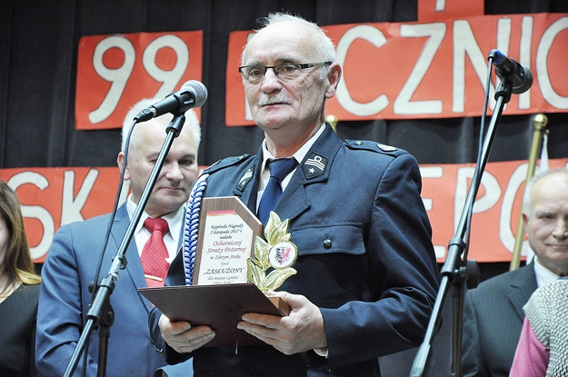Wręczenie nagrody „Zasłużonego dla miasta i gminy Złoty Stok”.