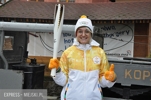 Małgorzata Szumska - Dziczkowska ze zniczem olimpijskim na swojej rodzinnej ziemi w Złotym Stoku