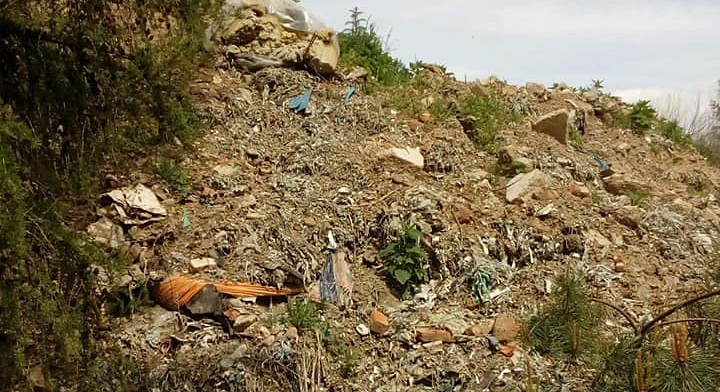 	Nielegalne składowisko odpadów w Szklarach-Hucie