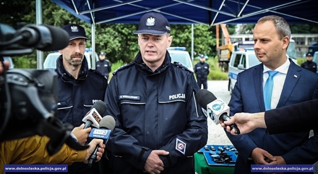 Nowe radiowozy dolnośląskiej policji