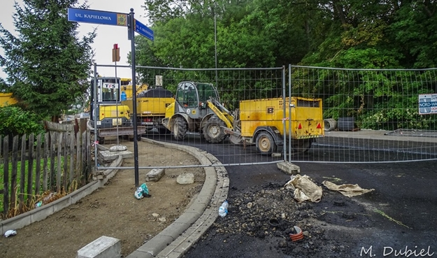 Remont drogi wojewódzkiej nr 395 w Henrykowie. Prace mają  zakończyć się najpóźniej we wrześniu