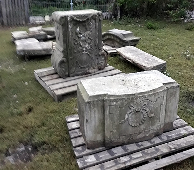 Sołectwo Grochowa odbuduje stary pomnik w lesie