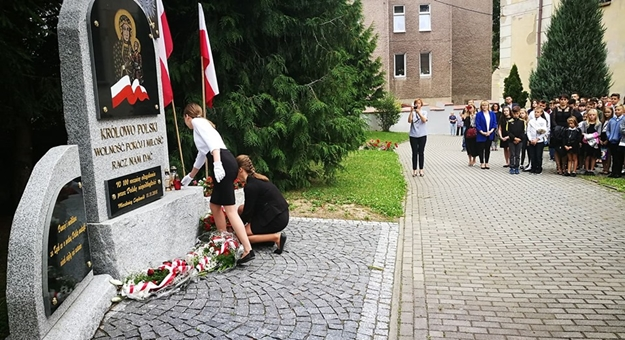 Rozpoczęcie roku szkolnego w Ciepłowodach i upamiętnienie rocznicy wybuchu II wojny światowej