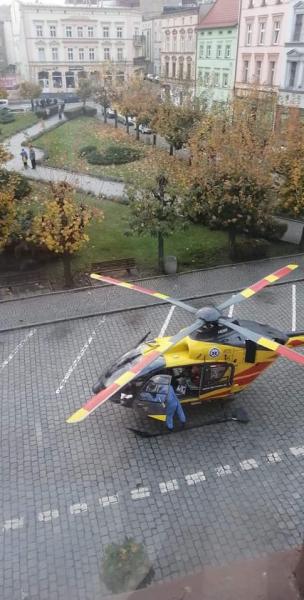 Lądowanie helikoptera LPR na rynku w Ziębicach