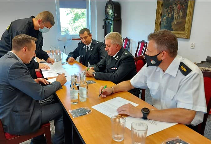 W Stoszowicach podpisano porozumienie o wszczęciu procedury włączenia OSP Przedborowa do Krajowego Systemu Ratowniczo-Gaśniczego