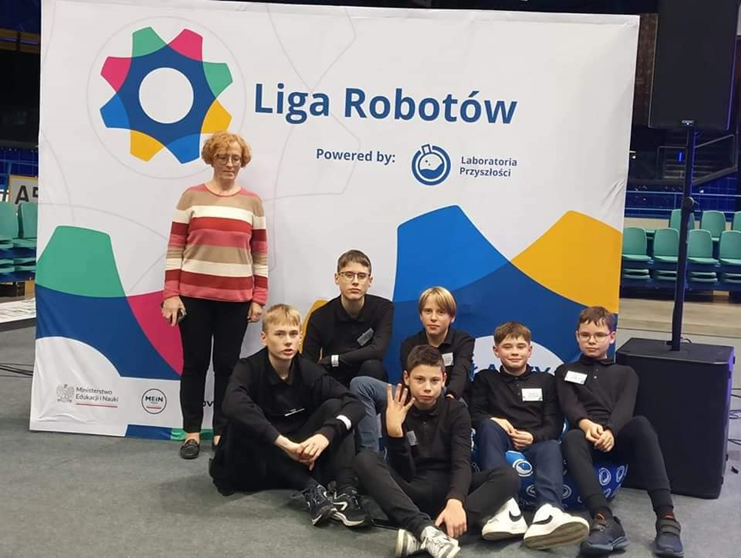 Uczniowie ze Szkoły Podstawowej w Budzowie z sukcesami w „Lidze Robotów"