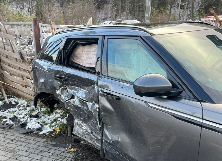 Zderzenie dwóch samochodów osobowych na terenie gminy Złoty Stok