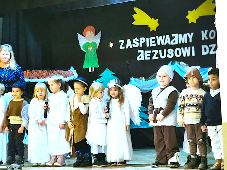 Jasełka w wykonaniu przedszkolaków z Kamieńca Ząbkowickiego