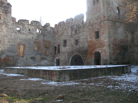 Ząbkowicki Zamek popada w ruinę