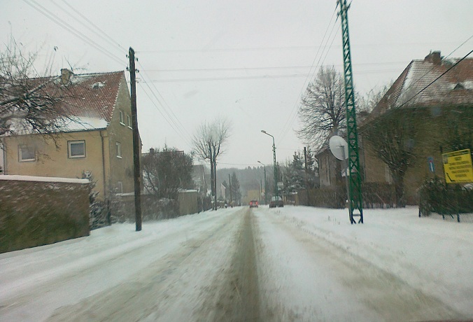 Śnieg sparaliżował ruch uliczny