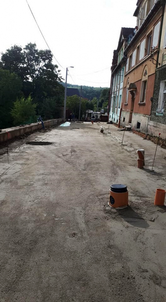 Prowadzone są prace prace nad przebudową ul. św. Jadwigi oraz ul. Działkowej w Złotym Stoku
