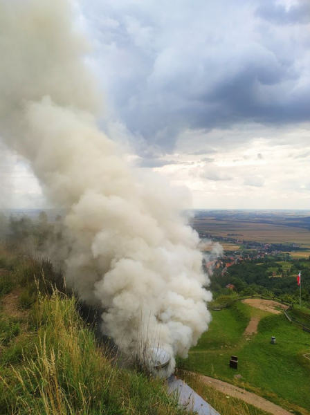 Pożar na terenie historycznej strzelnicy w Twierdzy Srebrna Góra
