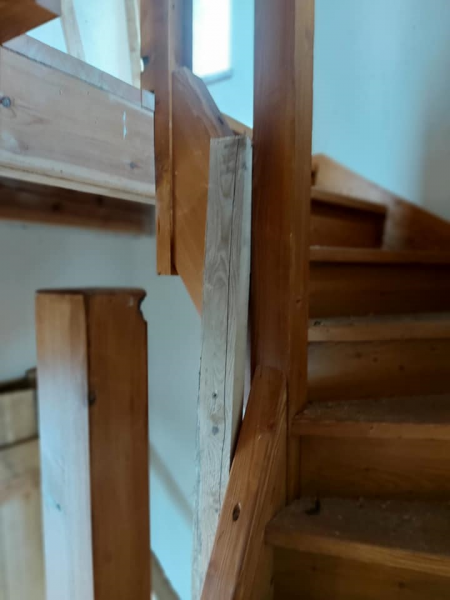 Montaż schodów w wieży widokowej na ukończeniu
