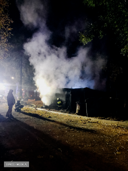 Pożar garażu na ul. Skoroleckiej w Kamieńcu Ząbkowickim