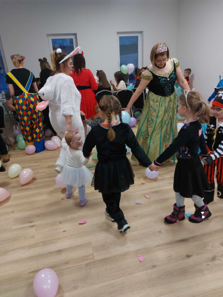 Dziecięcy bal karnawałowy w Grochowej