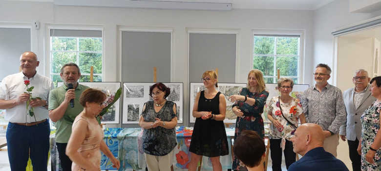 Wernisaż prac malarskich w Centrum Seniora w Bardzie