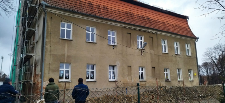 Trwają prace termomodernizacyjne budynku przedszkola w Przedborowej