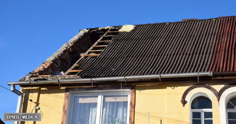 Zerwane dachy, uszkodzone obiekty mieszkalne i infrastruktura. Mocny wiatr wciąż daje się we znaki