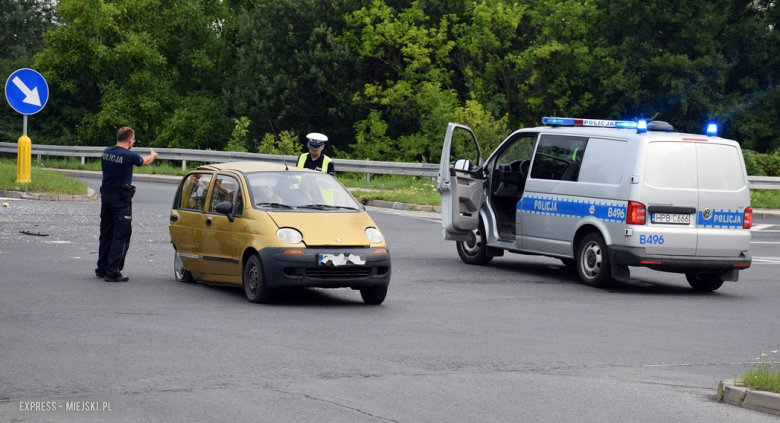Zderzenie dwóch osobówek na skrzyżowaniu krajowej ósemki z ul. Legnicką