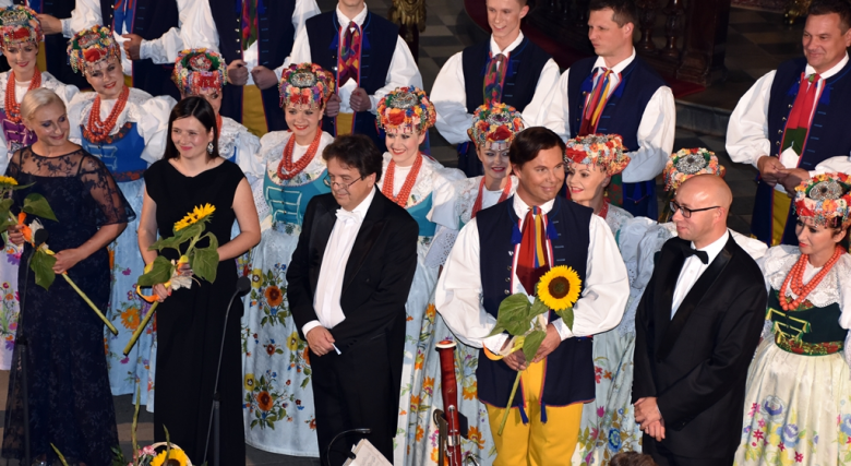 Koncert Zespołu Pieśni i Tańca „Śląsk” w bazylice mniejszej w Bardzie