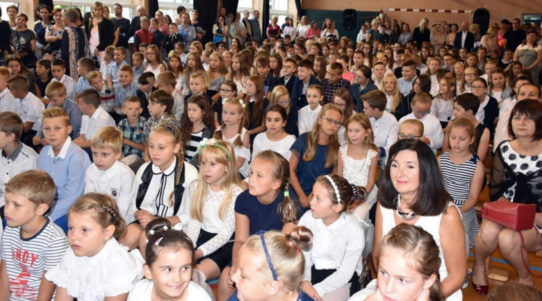 Rozpoczęcie roku szkolnego 2019/2020 w Zespole Szkolno-Przedszkolnym im. KEN w Bardzie