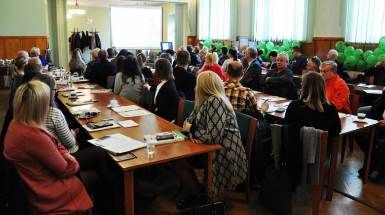 „Współczesny rynek pracy”. Konferencja w Starostwie Powiatowym w Ząbkowicach Śląskich
