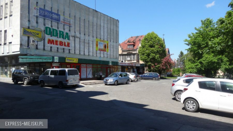 „Stan parkingu i chodnika nie jest najlepszy i wymaga remontu” - twierdzą mieszkańcy