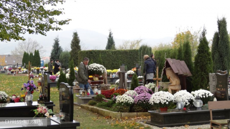 1 listopad - cmentarz w Brzeźnicy