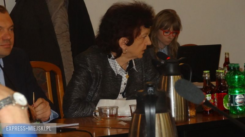 Sesja Rady Miejskiej w Ziębicach. Głównym tematem była sprawa związana ze zwolnieniem bądź też nie skarbnik Katarzyny Bajzert-Tokar