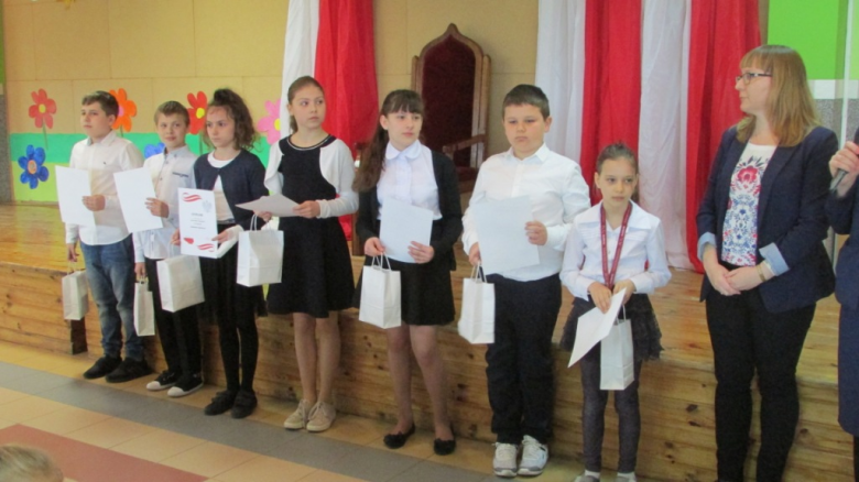 Uroczysty apel z okazji 228. rocznicy uchwalenia Konstytucji 3 Maja w Ciepłowodach