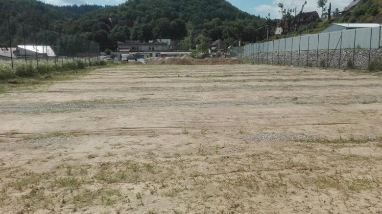 Budowa boiska treningowego w Bardzie