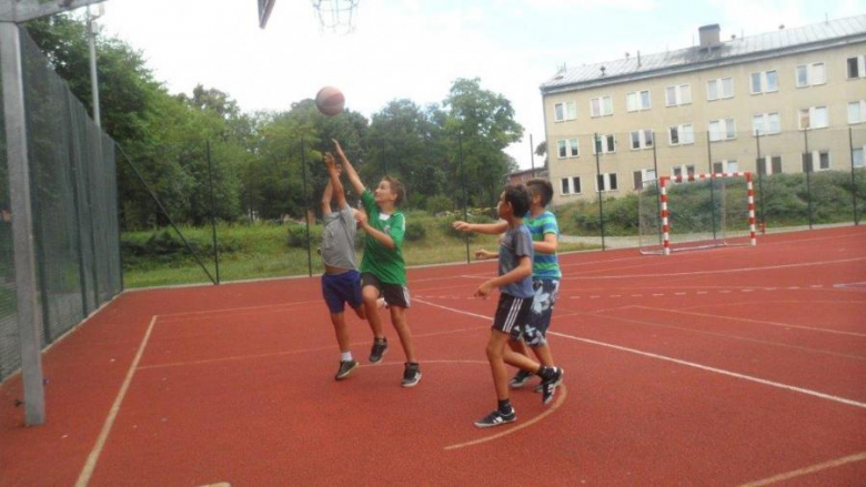 Gminne Centrum Edukacji i Sportu w Ziębicach zorganizowało gry i zabawy dla młodzieży