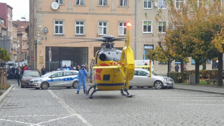 Lądowanie helikoptera LPR na rynku w Ziębicach