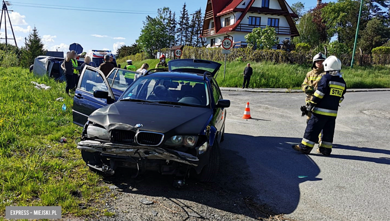 Zderzenie dwóch aut na skrzyżowaniu ul. Cukrowniczej z ul. Kamieniecką w Ząbkowicach Śląskich