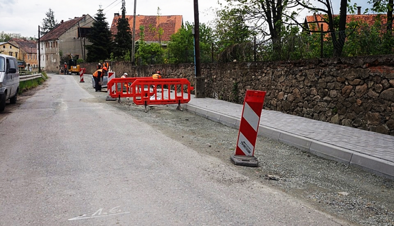 Trwa remont drogi powiatowej w Mąkolnie