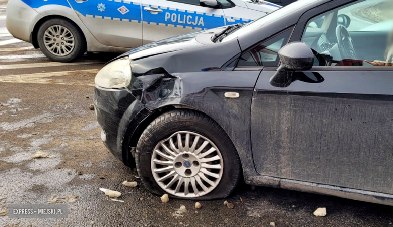 Zderzenie trzech pojazdów na skrzyżowaniu małej obwodnicy Ząbkowic Śląskich